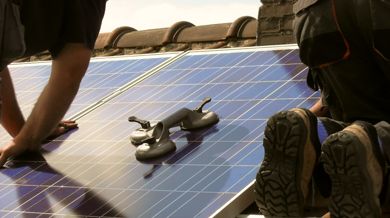 DIY Your Portable Solar Generator Kits to Save Money