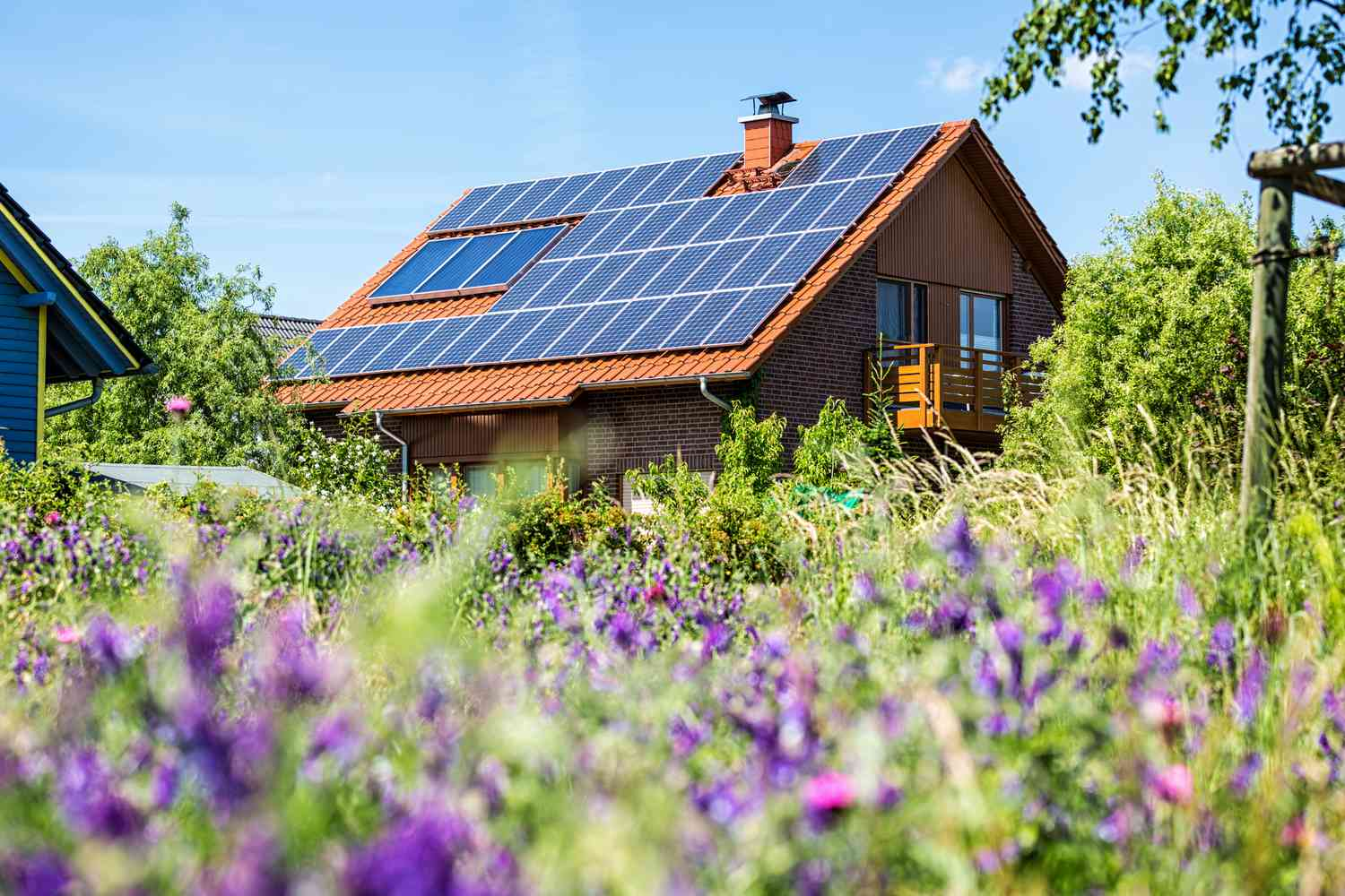 How Much Do Solar Panels Save on Average Electricity Bills?